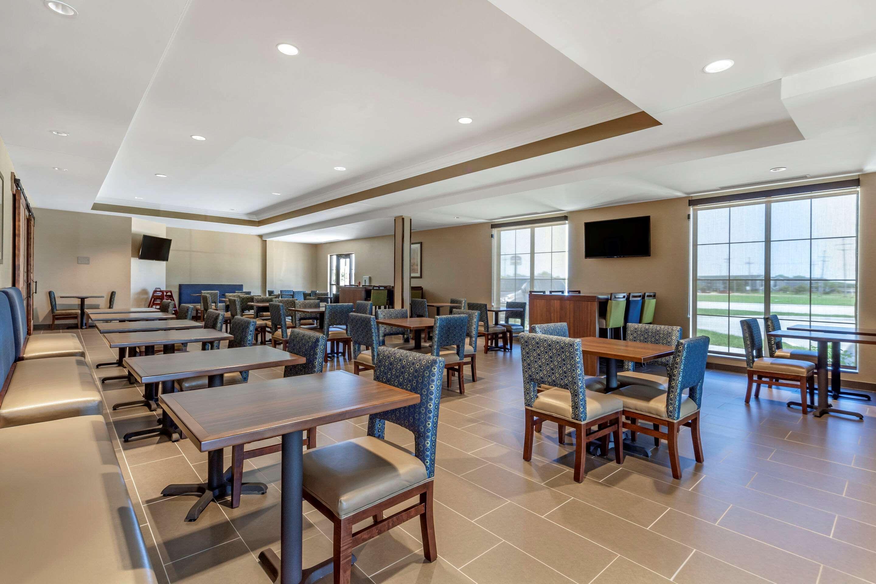 Comfort Suites Grand Island Bagian luar foto