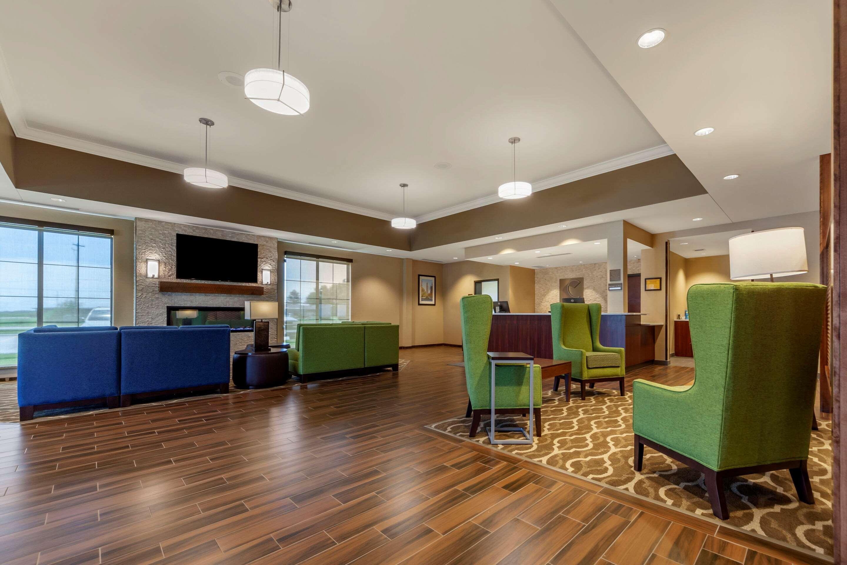 Comfort Suites Grand Island Bagian luar foto