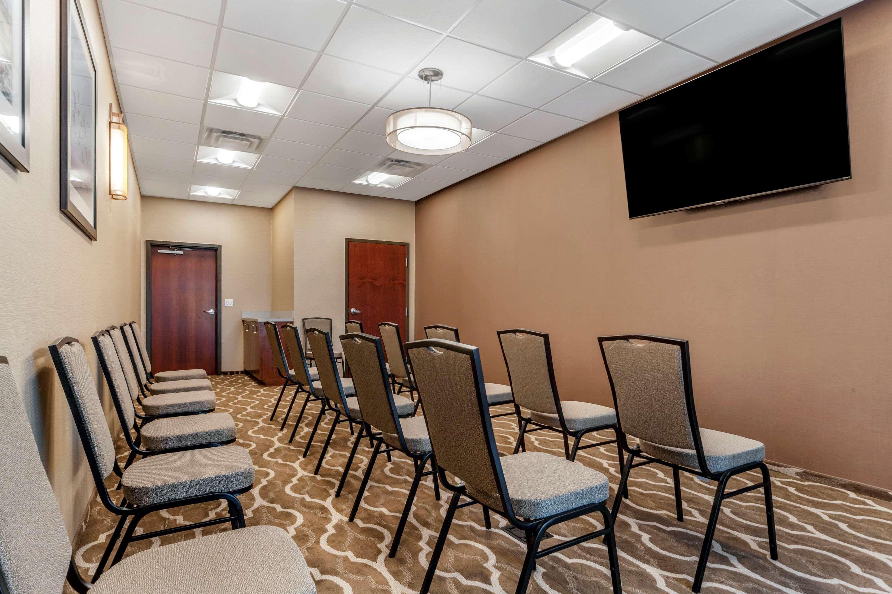 Comfort Suites Grand Island Bagian luar foto