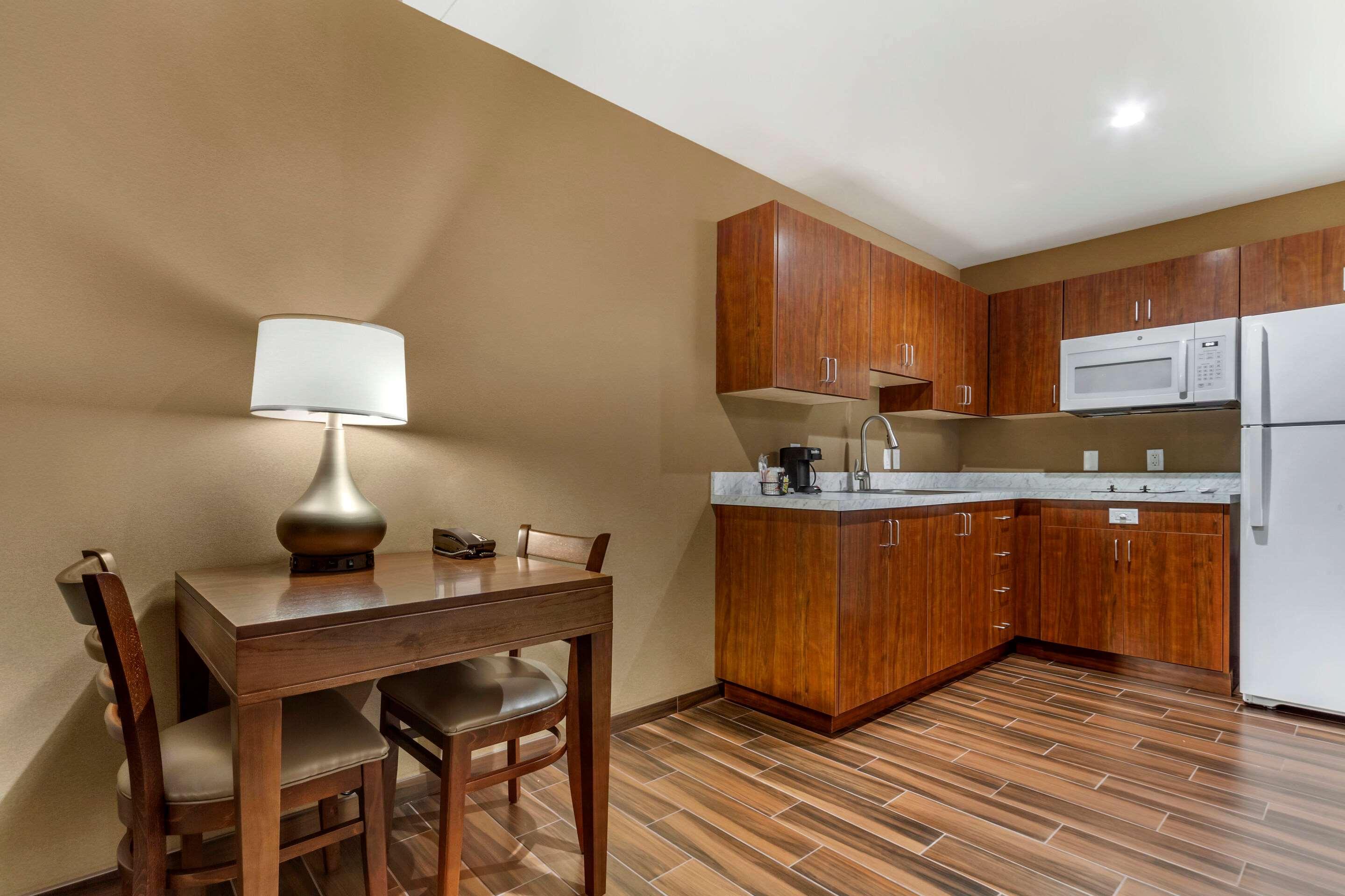 Comfort Suites Grand Island Bagian luar foto